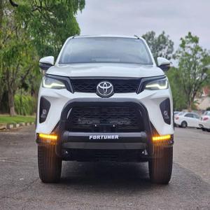 Bastante usado Toyota Fortuner automático de velocidad máxima mejor precio Venta caliente en stock para la venta - Product Image 3