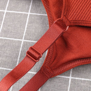 Soutien-gorge de sport respirant pour femmes pour l'entraînement, le yoga et la course avec doublure en spandex, vêtements de fitness fabriqués au Pakistan - Product Image 3