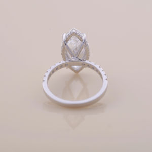 Bague de fiançailles en diamant de laboratoire taille marquise de 5,01 carats en or blanc, rose et jaune 18 carats |   Bague de mariée Halo Pave Band discrète - Product Image 5