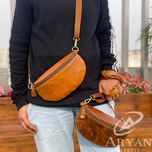 Sac banane en cuir véritable polyvalent Sac à bandoulière personnalisé pour tous les jours Sac à bandoulière en cuir de vachette Sacs à bandoulière pour hommes et femmes - Product Image 1