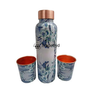 Bouteille ayurvédique en cuivre pour des pratiques de bien-être classiques magnifiquement conçue pour une hydratation et un équilibre naturels Tradebyd - Product Image 1