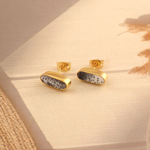 Boucles d'oreilles minimalistes en opale dendritique plaquées or pour femmes, faites à la main, pour tous les jours - Product Image 4