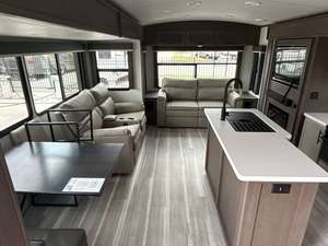 Nuevo Remolque de Campamento Plegable Keystone Cougar 33RLI 2026 en Venta, RV de Viaje Personalizado con Opciones - Product Image 2