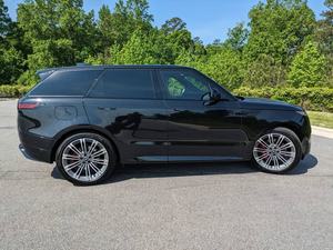 Range Rover Sport Dynamic SE SUV Automatique Essence Atmosphérique avec Toit Panoramique et Sièges en Cuir – État Impeccable 2020 - Product Image 3