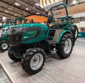 รถแทรกเตอร์ Lovol M504 50 แรงม้า ขับเคลื่อน 4 ล้อ ขนาดเล็กกะทัดรัด สำหรับงานเกษตร พร้อมที่ตักด้านหน้า - Product Image 2