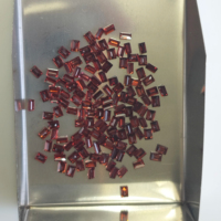 Pierre précieuse naturelle grenat rouge taille baguette 2,75x2MM, qualité supérieure pour la fabrication de bijoux, bagues, boucles d'oreilles et créations personnalisées
