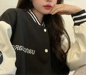 แจ็กเก็ตเลตเตอร์แมนสำหรับผู้หญิงขนาดใหญ่เสื้อแจ็กเก็ตทีมมหาวิทยาลัยกันลมมีโลโก้ตามสั่ง - Product Image 2