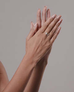 Pear & Oval Open Band Toi Et Moi Lab Grown Solitaire Diamond Anillo de eternidad hecho a mano en oro amarillo sólido de 18K El mejor regalo para ella - Product Image 4