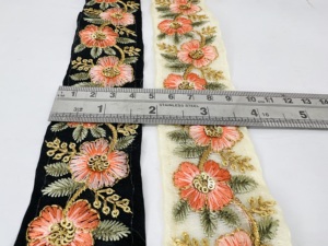 Vestidos Lehenga con Bordado Floral Tradicional, Adorno de Encaje, Dupatta, Blusa, Bordado Multicolor, Hechos a Mano, 100% Algodón - Product Image 4