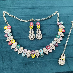 Collar multiétnico Chapado en sombra de gran venta para pendientes de araña de boda con Material de aleación de piedras de circón - Product Image 1