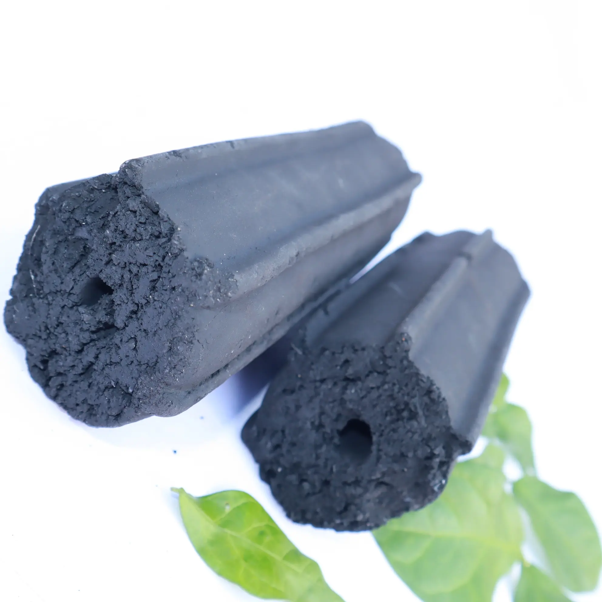 Vende quente 100% fumo menos briquetes do carvão vegetal do escudo do coco para churrascos internos e exteriores