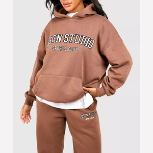 Vente en gros de sweats à capuche imprimés pour femmes sweats graphiques doublés en polaire avec capuche à cordon de serrage et manches longues pour l'hiver et l'automne - Product Image 1