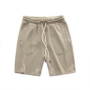 Shorts unisexes de qualité supérieure, imprimés sur mesure, en molleton de coton vintage, avec fermeture élastique à la taille, pour le sport décontracté - Product Image 2
