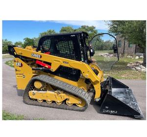 Achetez cette chargeuse compacte sur chenilles CAT 249D3 avec deux vitesses de déplacement, un trajet de levage vertical et un moteur de 74 chevaux. - Product Image 3