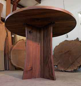 Table ronde en bois massif de noyer sur mesure, base en piédestal faite à la main, meubles en bois de luxe pour salon, espace salle à manger, moderne - Product Image 2