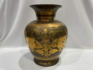 Vase en laiton de luxe décoratif ou de bureau de mariage prêt à expédier disponible en Stock Vase à fleurs tendance de qualité durable - Product Image 3