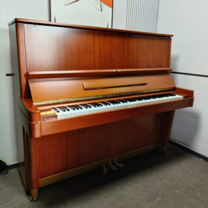 Piano Vertical Yamaha U7 Marrón para Músicos Profesionales, Piano Japonés Usado de Segunda Mano, Madera Maciza, 88 Teclas, Serie U-7 U - Product Image 1