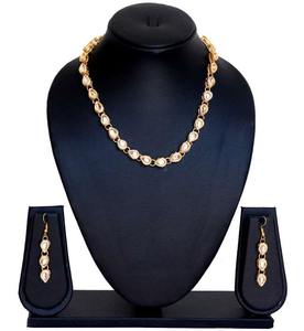 Fabricant indien de haute qualité plaqué or une ligne Kundan collier ensemble bijoux de mode pour les filles et les femmes pour les mariages - Product Image 1