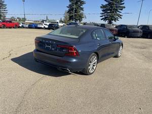 VOLVO S60 MOMENTUM AWD 2022 d'occasion, conduite à gauche/droite - Product Image 3