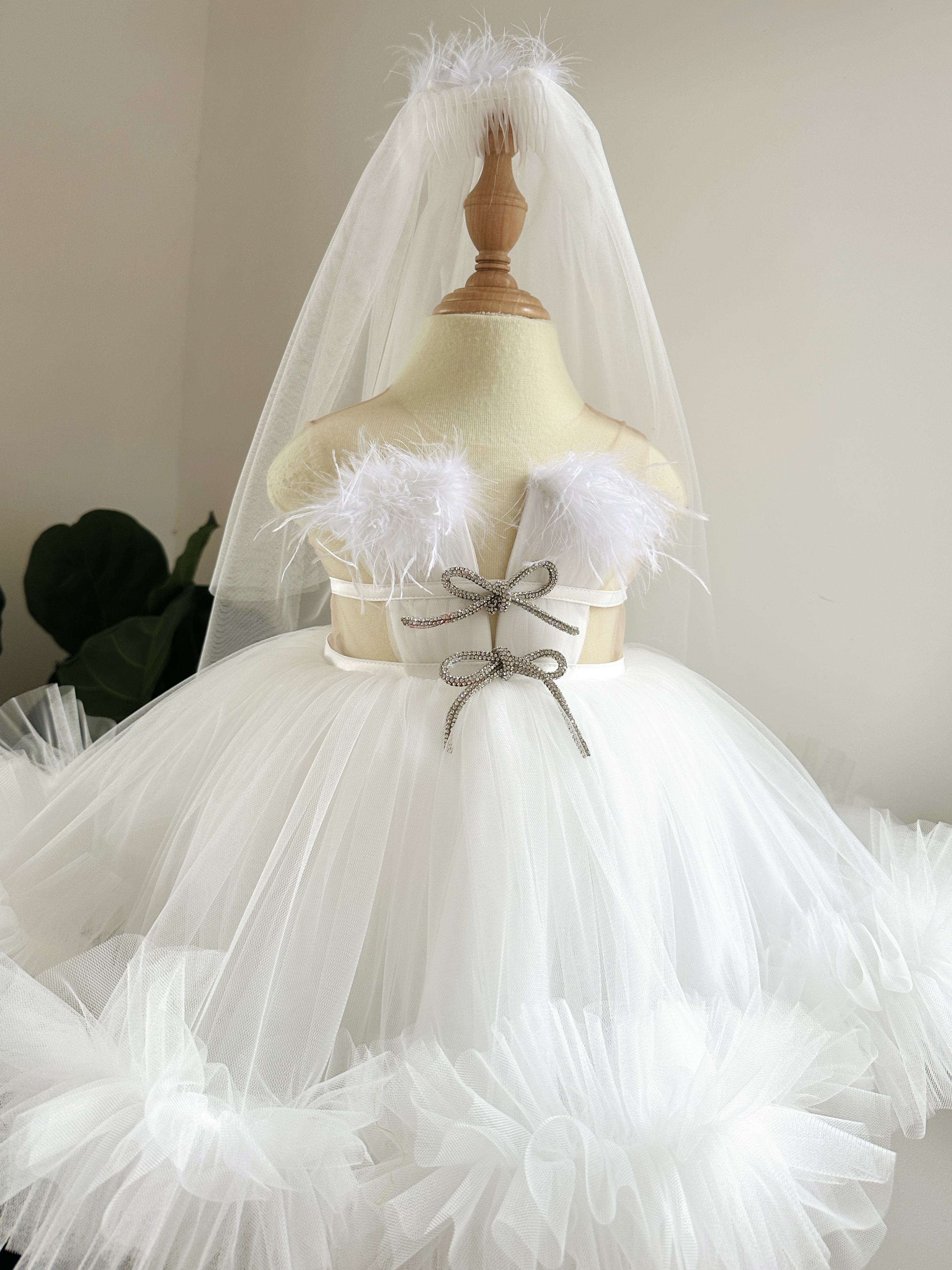 เสื้อตาข่ายสีขาว