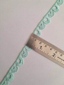 Bordado de encaje de lentejuelas Gpo Soluble en agua de varios patrones de alta calidad - Product Image 2