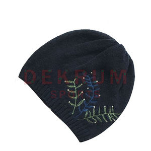 Meilleur bonnet personnalisé en gros, votre propre logo brodé, bonnet tissé avec différents motifs, taille adulte - Product Image 1