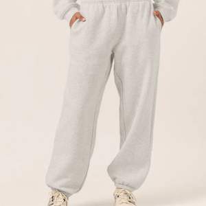 Ensemble sweat-shirt et jogging personnalisable pour femmes, tissu en molleton de coton, survêtement de haute qualité pour femmes et service OEM - Product Image 2