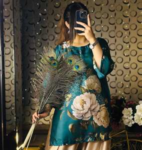 คอลเลกชันใหม่ออกแบบโดยดีไซเนอร์ชุดครีปผ้าไหมด้านบนด้านล่างและชุด dupatta เย็บอย่างเต็มที่และพร้อมสวมใส่สำหรับงานปาร์ตี้ - Product Image 3