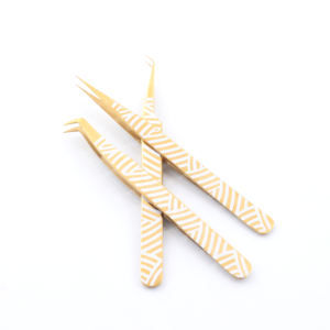 Pinzas de pestañas de mujer de acero inoxidable con logotipo personalizado de alta calidad herramienta de belleza de Punta curva puntiaguda al por mayor - Product Image 3