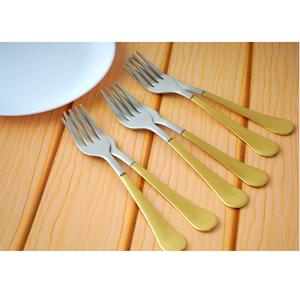 Ensemble de fourchettes en métal en vrac faites à la main ensemble de fourchettes de table en acier inoxydable plaqué argent avec poignée dorée incroyable - Product Image 1