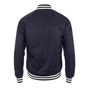 Blouson universitaire USA 2026 pour un style hivernal décontracté et élégant, en toile respirante de haute qualité, service OEM disponible, placement frontal - Product Image 2