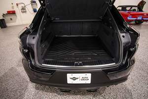 Cayenne GTS Coupé 2022, V8 Biturbo, Tracción en las Cuatro Ruedas, Paquete Deportivo Ligero, Mayormente sin Modificaciones - Product Image 5