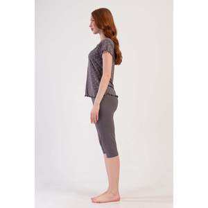 Conjunto de pantalón capri y blusa con lazo en el cuello KADIN LYC VISCON XXL KAYIK YAKA FIYONKLU BIBILALI KISA KOL - Color Humo - Product Image 2