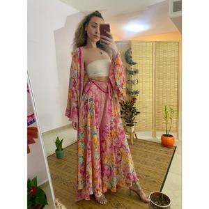 Vestido Maxi Floral Boho Ecológico para Mujer con Abertura Frontal, Escote en V Profundo, Cintura Natural, Mangas Largas Acampanadas, Ideal para Playa, Resort o Festivales - Product Image 3