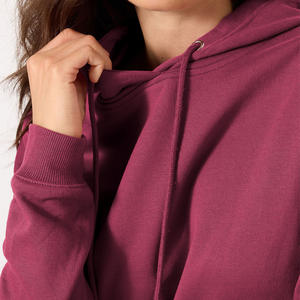Sudaderas con capucha con hombros caídos para mujer a la moda con estampado de logotipo personalizado, sudaderas ideales para el uso diario de moda y el entrenamiento de gimnasia - Product Image 2