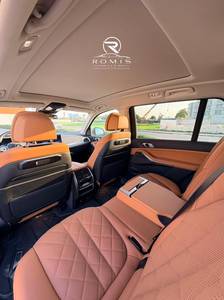BMW X7 xDrive40i 2024 Usato SUV Basso Chilometraggio Guida a Sinistra Pronto per la Spedizione (G07 Facelift) - Product Image 4
