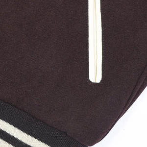 Chaqueta universitaria para mujer del fabricante de fábrica, chaqueta de béisbol para mujer de calidad con tela estampada de algodón y lana bordada con logotipo personalizado - Product Image 5