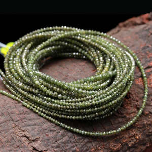 Diamantes Verdes Oscuros 100% Naturales AAA+, Cuentas Redondas Facetadas de Diamante Verde, Piedras Preciosas Sueltas - Product Image 1