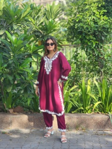 Hot Collection Vêtements ethniques tendance Kurti pour filles en tissu de rayonne douce pour un usage quotidien disponible en quantité en vrac d'Inde - Product Image 4