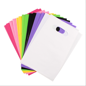 Bolsa de plástico barata, asa troquelada, llevar bolsas de embalaje de compras - Product Image 1