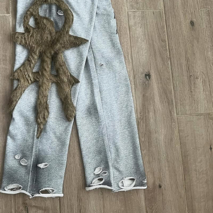 Survêtement streetwear unisexe sur mesure en polaire zippé à capuche coupe ample avec patch brodé, anti-boulochage et écologique, vente en gros - Product Image 1