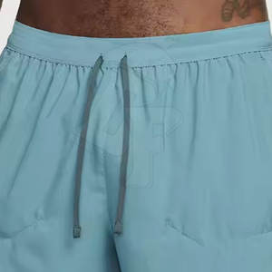 Conjunto de Sudadera con capucha cortavientos ligera para hombre hecho con tela de alta calidad perfecta para capas de aventuras al aire libre y uso diario - Product Image 6