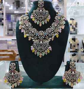 Conception traditionnelle de collier lourd ensemble avec boucles d'oreilles et Tikka Kundan ensemble de collier de mariée pour femmes filles pour vêtements de mariage - Product Image 3