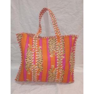 Bolso de Mano Acolchado Floral de Algodón 100% Hecho a Mano para Mujer, Gran Regalo de Verano con Decoración Bordada, Accesorio de Moda de Estilo Abierto - Product Image 1