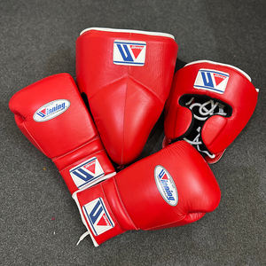 Ensemble de boxe en cuir véritable personnalisable avec rembourrage épais à 4 couches et poignées pour les arts martiaux et l'entraînement physique - Product Image 1