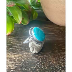 Anillo de Plata de Ley con Turquesa Reda Galvan Royston, Engaste de Bisel, Diamante de Corte Ovalado, Oro Rosa, Talla 6.25, Elegante, Moderno, Idea de Regalo - Product Image 3