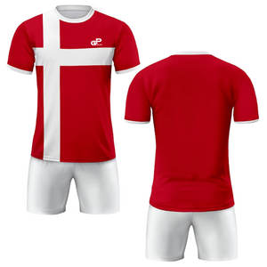 Uniforme de football personnalisé, matériau de haute qualité, parfait pour les clubs, les écoles, les équipes et les joueurs professionnels - Product Image 1