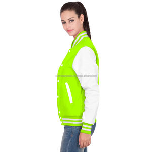 Chaqueta Varsity Premium para Mujer, Acolchada, Transpirable, de Felpa Suave y Algodón, con Bordado - Product Image 2