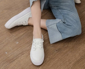 Wypex Classic Chaussures de sport luxueuses en cuir blanc pour femmes, légères, antidérapantes, respirantes pour tous les styles de mode - Product Image 2