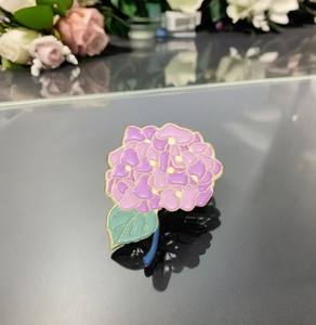 Broche en émail doux exquis, petite série <span class=keywords><strong>de</strong></span> fleurs <span class=keywords><strong>de</strong></span> lys violettes fraîches, thème amour, émail personnalisé pour bijoux personnalisés - Product Image 2